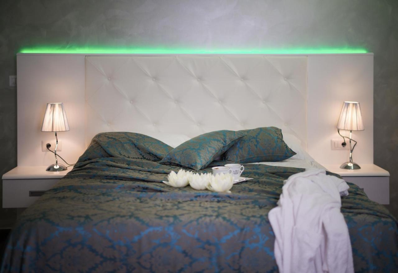 Hotel Boutique Natka Ровінь Екстер'єр фото