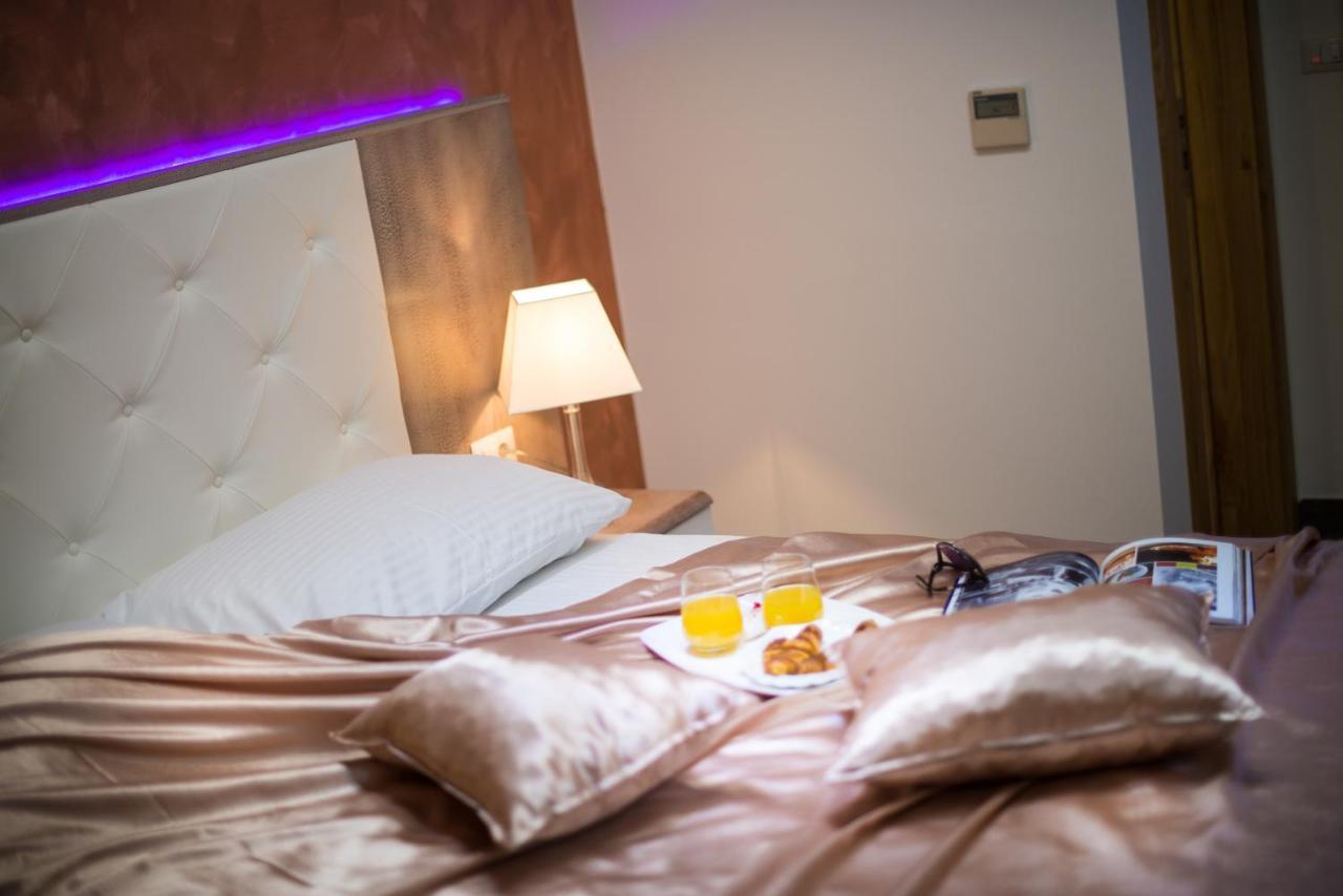Hotel Boutique Natka Ровінь Екстер'єр фото