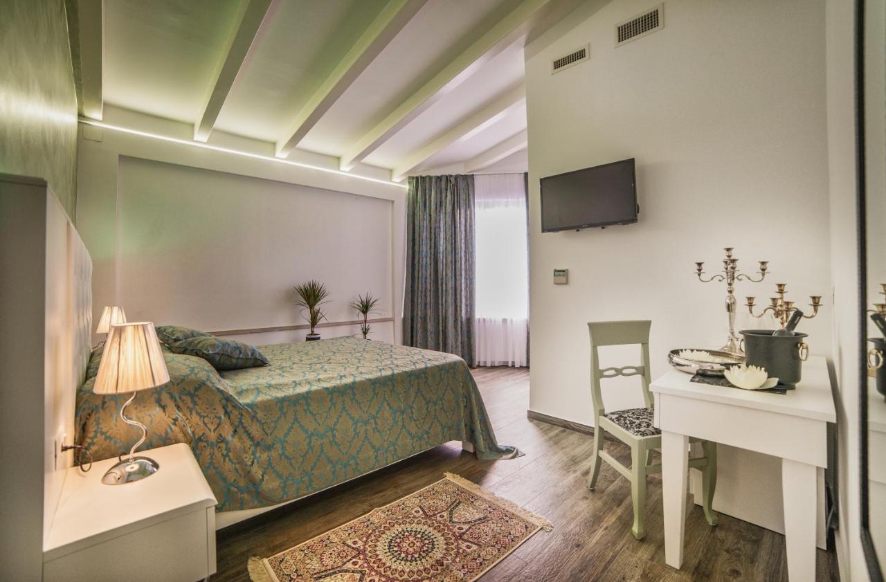Hotel Boutique Natka Ровінь Екстер'єр фото