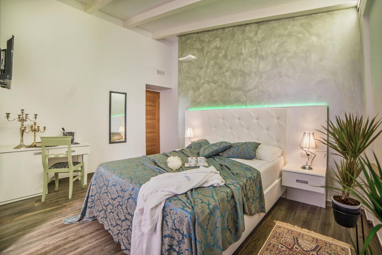 Hotel Boutique Natka Ровінь Екстер'єр фото